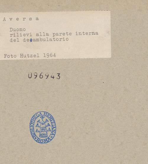 Rückseite von Hutzel, Max [https://www.deutsche-digitale-bibliothek.de/content/lizenzen/rv-ez/] Reliefe aus dem zerstörten Hauptportal: Der heilige Georg tötet den Drachen; Elefant und Löwen - Gesamtansicht, bh096943_recto. Foto: Hutzel, Max.