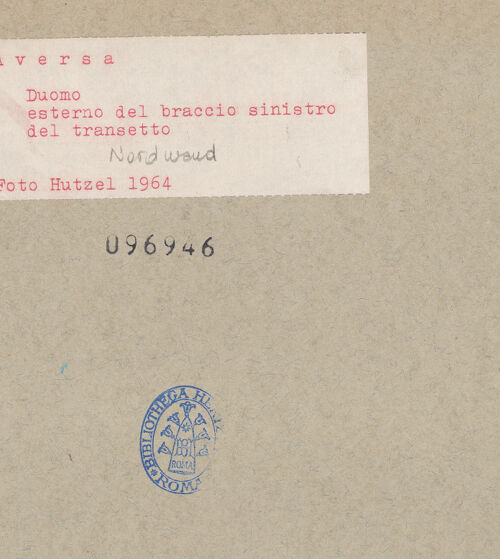 Rückseite von Hutzel, Max [https://www.deutsche-digitale-bibliothek.de/content/lizenzen/rv-ez/] DuomoNordfassade - Nordquerhausarm und Nordseitenschiff, bh096946_recto. Foto: Hutzel, Max.