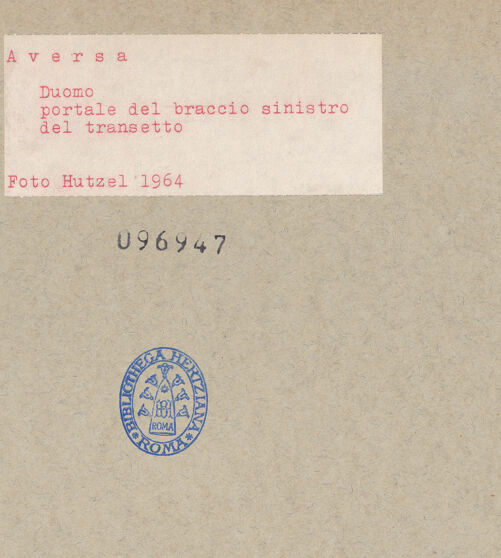 Rückseite von Hutzel, Max [https://www.deutsche-digitale-bibliothek.de/content/lizenzen/rv-ez/] Querhausportal - Teilansicht, bh096947_recto. Foto: Hutzel, Max.