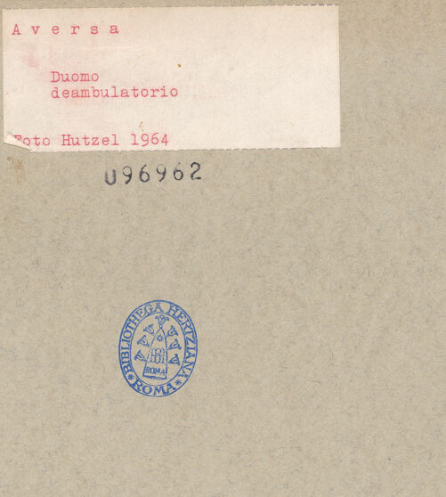 Rückseite von Hutzel, Max [https://www.deutsche-digitale-bibliothek.de/content/lizenzen/rv-ez/] Kapitelle des Chorumgangs - Kapitell, bh096962_recto. Foto: Hutzel, Max.