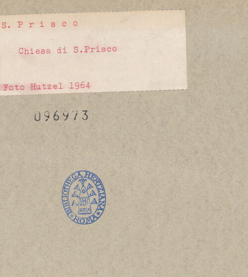 Rückseite von Hutzel, Max [https://www.deutsche-digitale-bibliothek.de/content/lizenzen/rv-ez/] San Prisco - Blick in Richtung Innenfassade, bh096973_recto. Foto: Hutzel, Max.