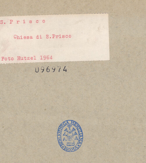 Rückseite von Hutzel, Max [https://www.deutsche-digitale-bibliothek.de/content/lizenzen/rv-ez/] San PriscoCappella di Santa Matrona - Eingangsbogen, bh096974_recto. Foto: Hutzel, Max.