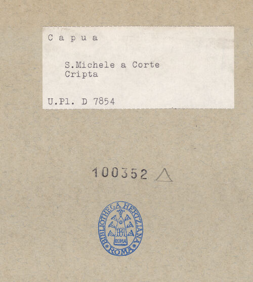 Rückseite von Bibliotheca Hertziana [https://www.deutsche-digitale-bibliothek.de/content/lizenzen/rv-fz/] Dekoration - Detail: Sockelzone, bh100352_recto. Foto.