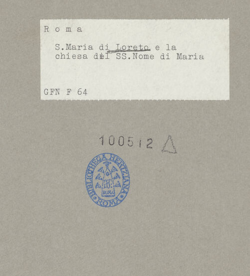 Rückseite von ICCD [https://www.deutsche-digitale-bibliothek.de/content/lizenzen/rv-ez/] TrajansforumBasilica Ulpia - Trajanssäule, Santa Maria di Loreto und Chiesa del Santissimo Nome di Maria al Foro Traiano, bh100512_recto. Foto.