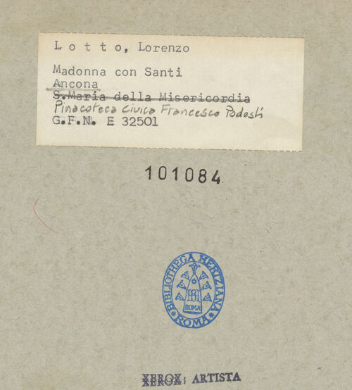 Rückseite von ICCD [https://www.deutsche-digitale-bibliothek.de/content/lizenzen/rv-fz/] Bekrönte Madonna mit Johannes dem Evangelisten, den heiligen Stephanus, Simon und Laurentius (Pala dell'Alabarda) - Altarretabel ohne Auszug, bh101084_recto. Foto.