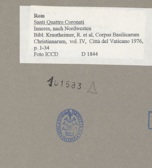 Rückseite von ICCD [https://www.deutsche-digitale-bibliothek.de/content/lizenzen/rv-fz/] Santi Quattro Coronati - Inneres, nach Nordwesten, bh101583_recto. Foto.