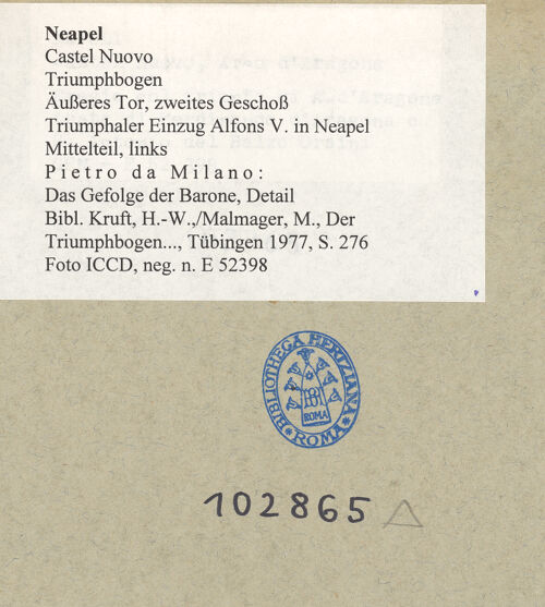 Rückseite von ICCD [https://www.deutsche-digitale-bibliothek.de/content/lizenzen/rv-ez/] Triumphbogen Alfonsos VTriumphaler Einzug Alfons V. in NeapelDas Gefolge der Barone - Detail: Köpfe, bh102865_recto. Foto.