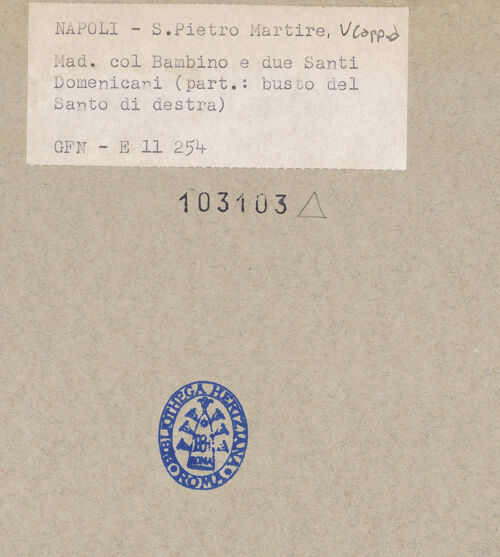 Rückseite von ICCD [https://www.deutsche-digitale-bibliothek.de/content/lizenzen/rv-ez/] Madonna zwischen den heiligen Thomas von Aquin und Leonardus. Lünette: Gnadenstuhl zwischen den heiligen Sebastian und Nikolas - Detail: heiliger Leonardus, bh103103_recto. Foto.