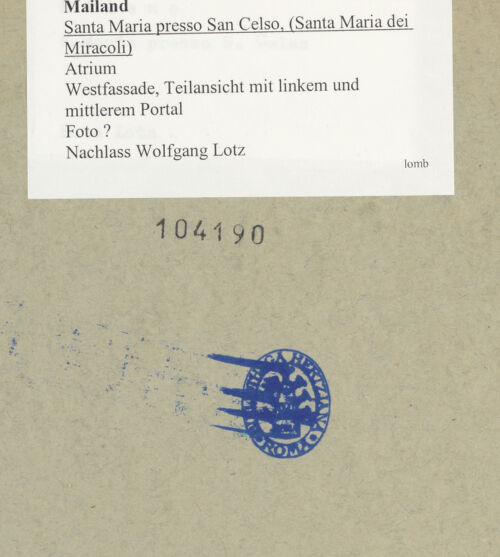 Rückseite von unbekannt [https://www.deutsche-digitale-bibliothek.de/content/lizenzen/rv-fz/] Santa Maria presso San CelsoWestfassade - , bh104190_recto. Foto: Lotz, Wolfgang ?.