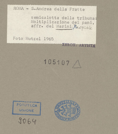 Rückseite von Hutzel, Max [https://www.deutsche-digitale-bibliothek.de/content/lizenzen/rv-ez/] Die wundersame Vermehrung von Brot und Fisch - Gesamtansicht, bh105107_recto. Foto: Hutzel, Max.