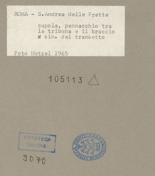 Rückseite von Hutzel, Max [https://www.deutsche-digitale-bibliothek.de/content/lizenzen/rv-fz/] Sant'Andrea delle Fratte - Ansicht mit nordöstlichem Pendentif, bh105113_recto. Foto: Hutzel, Max.