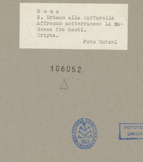 Rückseite von Hutzel, Max [https://rightsstatements.org/page/CNE/1.0/] Madonna mit Kind und den Heiligen Urbanus und Johannes - Gesamtansicht, bh106052_recto. Foto.