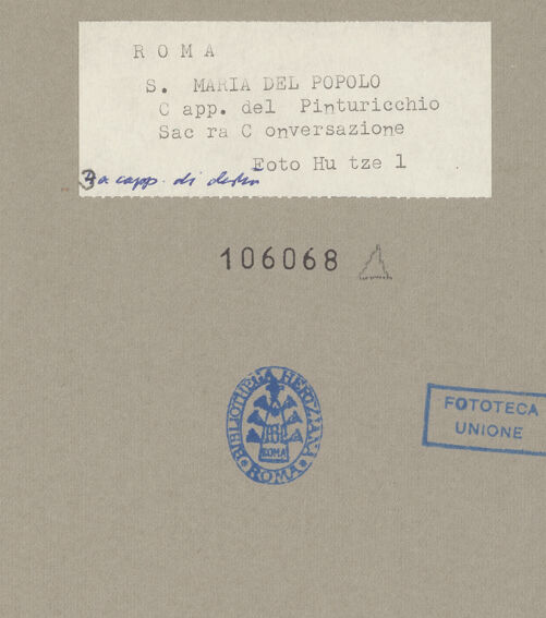 Rückseite von Hutzel, Max [https://www.deutsche-digitale-bibliothek.de/content/lizenzen/rv-fz/] Madonna mit vier Heiligen (der hl. Augustinus links, der hl. Franz von Assisi rechts), darüber Lünette mit Gottvater - Detail: Die thronende Madonna, umgeben von Heilige, bh106068_recto. Foto: Hutzel, Max.