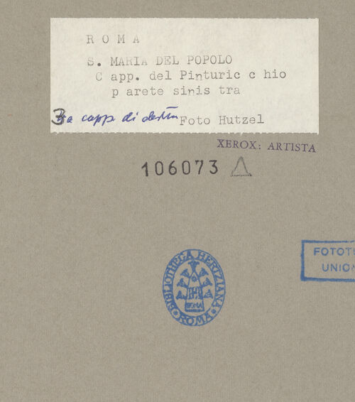 Rückseite von Hutzel, Max [https://www.deutsche-digitale-bibliothek.de/content/lizenzen/rv-fz/] Sockelzone und Himmelfahrt Mariens Fresken in der Sockelzone - Fresken in der Sockelzone links vom Altar, bh106073_recto. Foto: Hutzel, Max.