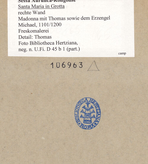 Rückseite von Bibliotheca Hertziana [https://www.deutsche-digitale-bibliothek.de/content/lizenzen/rv-fz/] Madonna mit Thomas sowie dem Erzengel MichaelHeiliger Thomas - Detail: Tunika und Mantel, bh106963_recto. Foto.