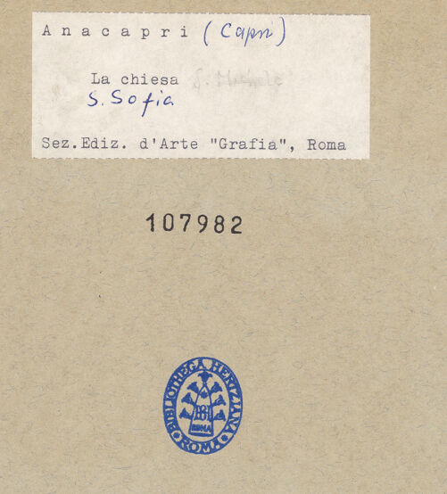 Rückseite von Grafia [https://www.deutsche-digitale-bibliothek.de/content/lizenzen/rv-ez/] Santa Sofia - Fassade, bh107982_recto. Foto.