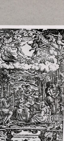 Rückseite von British Museum [https://www.deutsche-digitale-bibliothek.de/content/lizenzen/rv-ez/] Venus und Amor in einer von Tauben gezogenen Kutsche, darunter Musiker und Liebespaare - , bh112078. Foto.