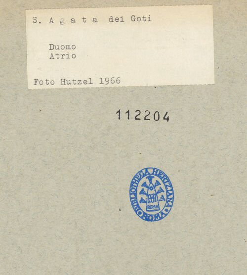 Rückseite von Hutzel, Max [https://www.deutsche-digitale-bibliothek.de/content/lizenzen/rv-ez/] Duomo - Innenansicht von Norden, bh112204_recto. Foto: Hutzel, Max.