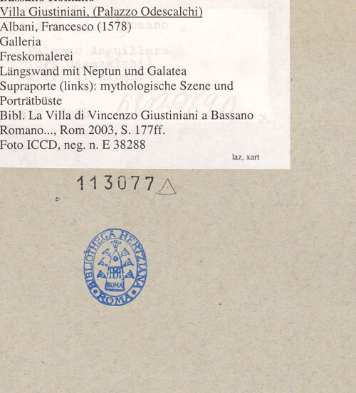 Rückseite von ICCD [https://www.deutsche-digitale-bibliothek.de/content/lizenzen/rv-ez/] Geschichte des PhaetonVier monochrome Bildfelder mit einer ungedeuteten Opferszene und drei berühmten Paaren, darüber Portraitbüsten - Ostwand, Supraporte (links): Alexander und Roxane, bh113077_recto. Foto.