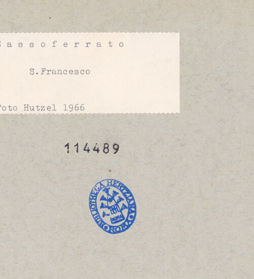 Rückseite von Hutzel, Max [https://www.deutsche-digitale-bibliothek.de/content/lizenzen/rv-ez/] San FrancescoInnenraum - Seitenansicht von Nordwesten, bh114489_recto. Foto: Hutzel, Max.