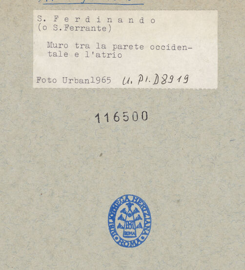 Rückseite von Bibliotheca Hertziana [https://www.deutsche-digitale-bibliothek.de/content/lizenzen/rv-fz/] San Ferdinando & San Ferrante - Vorhalle, rechte Seite und Fassade, bh116500_recto. Foto: Urban, Thomas.