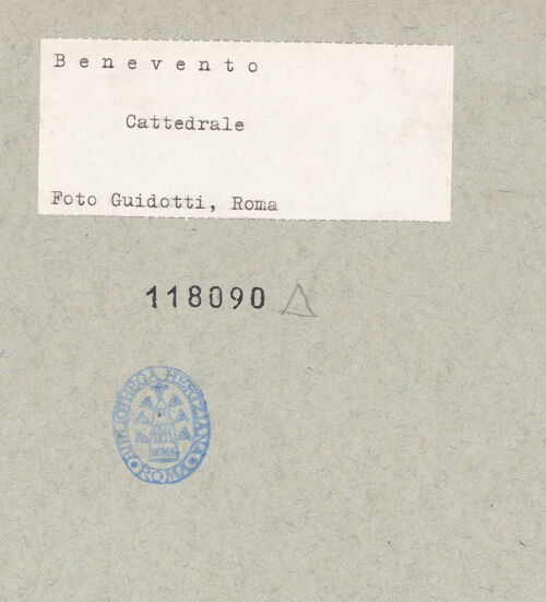 Rückseite von Guidotti [https://www.deutsche-digitale-bibliothek.de/content/lizenzen/rv-ez/] Inschrift - Gesamtansicht, bh118090_recto. Foto: Guidotti.