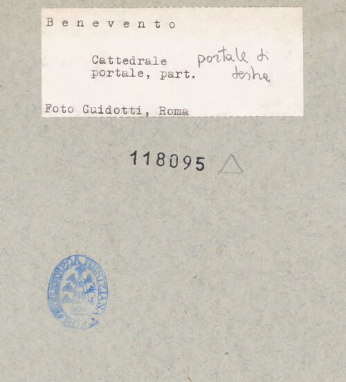 Rückseite von Guidotti [https://www.deutsche-digitale-bibliothek.de/content/lizenzen/rv-ez/] Rechtes Portal - Rechter Pfosten, Detail, bh118095_recto. Foto: Guidotti.