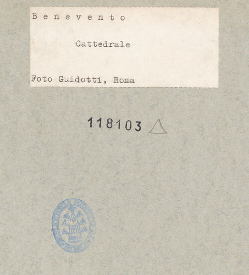Rückseite von Guidotti [https://www.deutsche-digitale-bibliothek.de/content/lizenzen/rv-fz/] Ausmalung der DomkryptaSzenen mit Heiligen - Gesamtansicht, bh118103_recto. Foto: Guidotti.