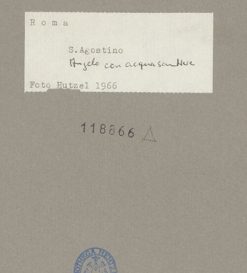 Rückseite von Hutzel, Max [https://www.deutsche-digitale-bibliothek.de/content/lizenzen/rv-ez/] Zwei Engel mit WeihwasserbeckenErzengel Gabriel mit Weihwasserbecken - Schrägansicht von links, bh118866_recto. Foto: Hutzel, Max.