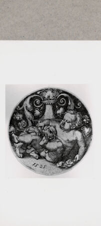 Rückseite von British Museum [https://www.deutsche-digitale-bibliothek.de/content/lizenzen/rv-ez/] Kleiner Junge mit einem Hund spielend - , bh121099. Foto.