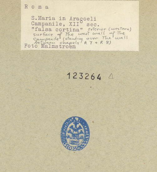 Rückseite von Malmstrom, Ronald E. [https://www.deutsche-digitale-bibliothek.de/content/lizenzen/rv-ez/] Santa Maria in Aracoeli - Campanile, Westwand, Detail: Mauerwerk (über der 7. und 8. Kapelle), bh123264_recto. Foto.