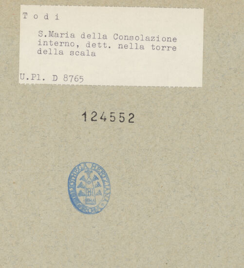 Rückseite von Bibliotheca Hertziana [https://www.deutsche-digitale-bibliothek.de/content/lizenzen/rv-fz/] Santa Maria della ConsolazioneTreppenaufgang - Durchgang von der Treppe in die Westapsis: Travertinbogen der ehemaligen Außenwandverkleidung, Detail, bh124552_recto. Foto.