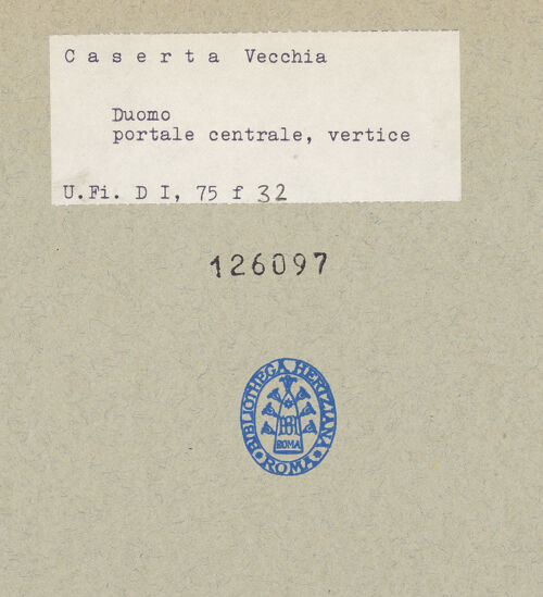 Rückseite von Bibliotheca Hertziana [https://www.deutsche-digitale-bibliothek.de/content/lizenzen/rv-fz/] Hauptportal - Mittlere Konsole, bh126097_recto. Foto: Mörsch.