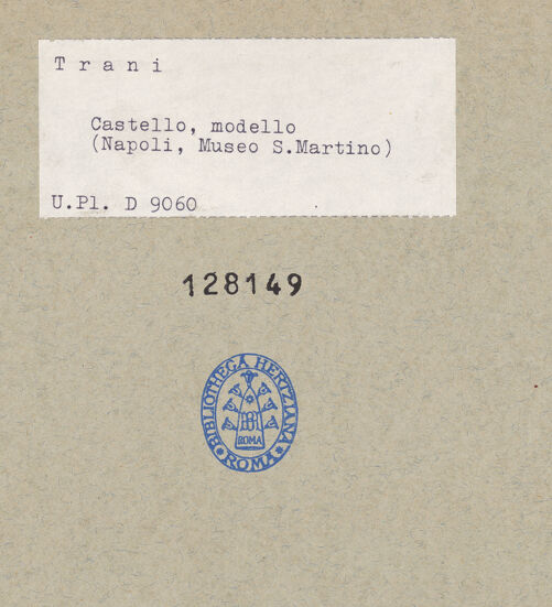 Rückseite von Bibliotheca Hertziana [https://www.deutsche-digitale-bibliothek.de/content/lizenzen/rv-fz/] Modell der Burg von Trani - Längsschnitt mit Hof, bh128149_recto. Foto.