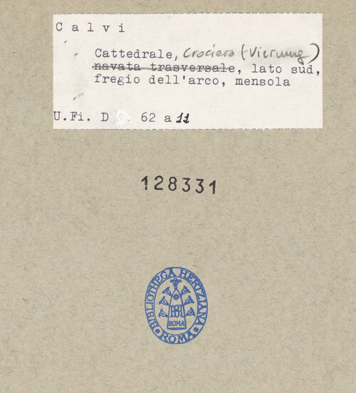 Rückseite von Bibliotheca Hertziana [https://www.deutsche-digitale-bibliothek.de/content/lizenzen/rv-fz/] Gebälk und Blendarkade - Südseite, Blendarkade, Detail: Konsole, bh128331_recto. Foto.