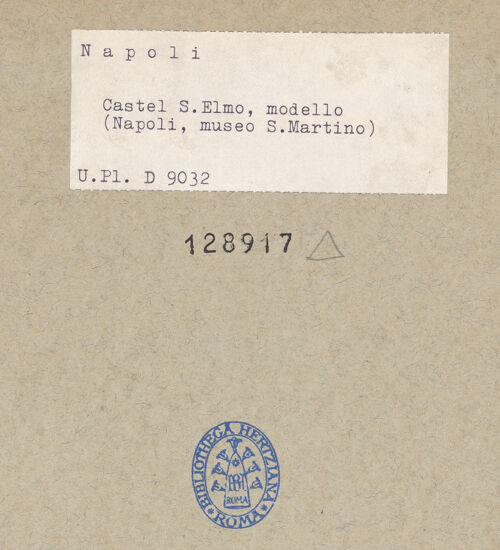 Rückseite von Bibliotheca Hertziana [https://www.deutsche-digitale-bibliothek.de/content/lizenzen/rv-fz/] Modell des Castel Sant'Elmo - Nordöstlische Seite, bh128917_recto. Foto.