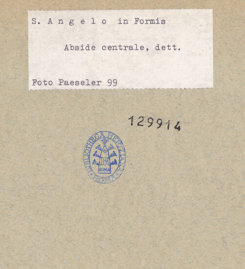 Rückseite von unbekannt [https://www.deutsche-digitale-bibliothek.de/content/lizenzen/rv-fz/] Sant'Angelo in FormisOstfassade (Apsiden) - Detail: oberer Abschluss der Hauptapsis, bh129914_recto. Foto: Paeseler, Wilhelm.