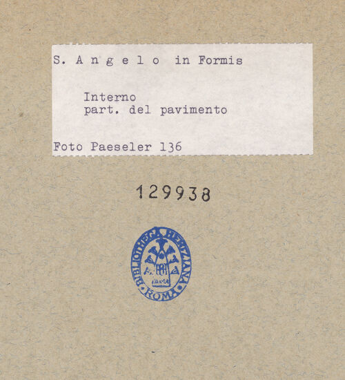 Rückseite von unbekannt [https://www.deutsche-digitale-bibliothek.de/content/lizenzen/rv-fz/] FußbodenMosaikfußboden in Cosmatenart - Opus sectile des südlichen Seitenschiffs, Bereich vor der südlichen Apsis, bh129938_recto. Foto: Paeseler, Wilhelm.