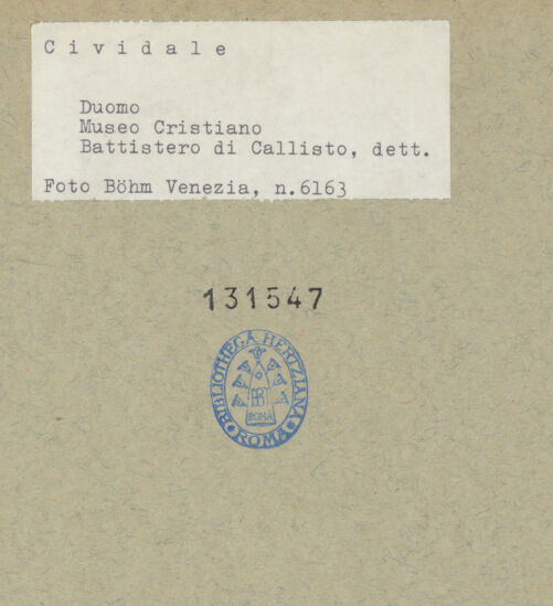 Rückseite von Böhm [https://www.deutsche-digitale-bibliothek.de/content/lizenzen/rv-ez/] Callixtus-Baptisterium (Battistero di Callisto)Bögen des Ziboriums mit Tieren, Rosetten und Blattwerk - Bogen 6 (Lämmer), bh131547_recto. Foto: Böhm, Osvaldo.