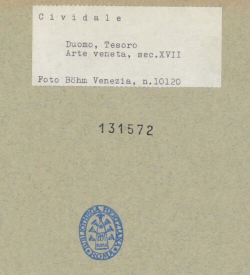 Rückseite von Böhm [https://www.deutsche-digitale-bibliothek.de/content/lizenzen/rv-ez/] Weihrauchschiffchen mit Delfin oder Seepferdchen - Gesamtansicht, bh131572_recto. Foto: Böhm, Osvaldo.