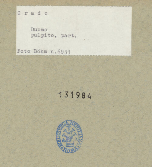 Rückseite von Böhm [https://www.deutsche-digitale-bibliothek.de/content/lizenzen/rv-ez/] Kanzel mit Evangelistensymbolen - Detail: Löwe, bh131984_recto. Foto: Böhm, Osvaldo.