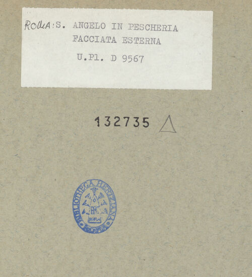 Rückseite von Bibliotheca Hertziana [https://www.deutsche-digitale-bibliothek.de/content/lizenzen/rv-fz/] Sant'Angelo in PescheriaHauptfassade (Portico dell'Ottavia) / Südfassade - Propylon außen, bh132735_recto. Foto.