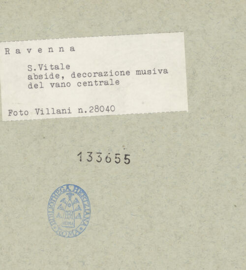 Rückseite von Villani [https://www.deutsche-digitale-bibliothek.de/content/lizenzen/rv-ez/] Dekoration des PresbyteriumsAus Körben sprießende Reben, umgeben von Vögeln; Engel, die Chrismon unterstützen, zwischen den Städten Jerusalem und Bethlehem - Engel, die Chrismon unterstützen, bh133655_recto. Foto.