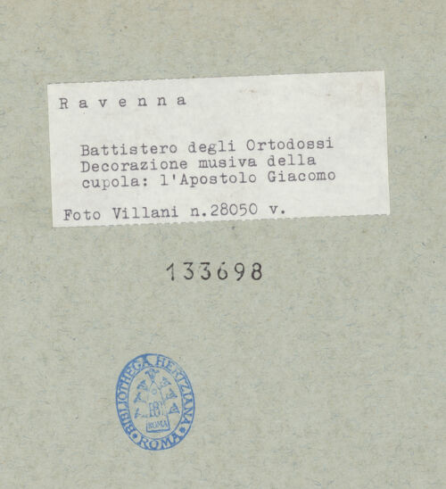 Rückseite von Villani [https://www.deutsche-digitale-bibliothek.de/content/lizenzen/rv-ez/] Mosaikdekoration der Kuppel, der Pendentifs und der SockelzoneMittleres Register: Apostel mit Kronen - Jakobus, bh133698_recto. Foto: Villani.