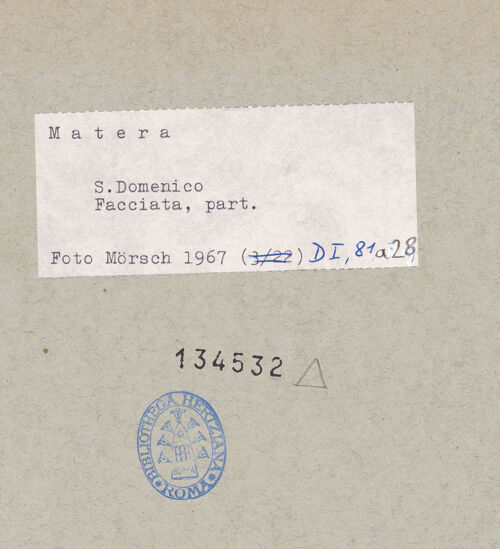 Rückseite von Bibliotheca Hertziana [https://www.deutsche-digitale-bibliothek.de/content/lizenzen/rv-fz/] Dekoration der Westfassade: Rosenfenster und Portalrahmen - Fensterrose, bh134532_recto. Foto: Mörsch.