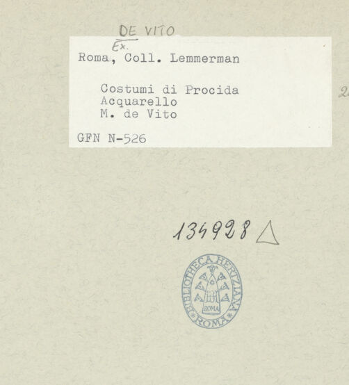 Rückseite von ICCD [https://rightsstatements.org/page/CNE/1.0/] Frauentracht aus Procida bei Neapel - , bh134928_recto. Foto.