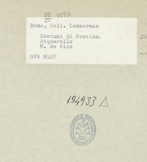 Rückseite von ICCD [https://rightsstatements.org/page/CNE/1.0/] Frauentracht aus Procida bei Neapel - , bh134933_recto. Foto.