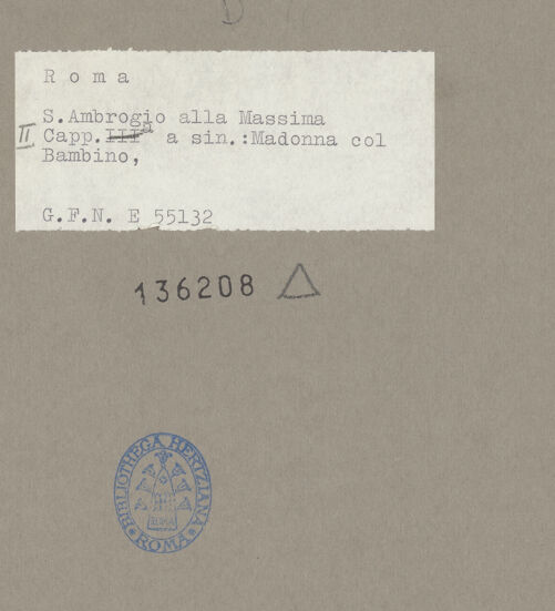 Rückseite von ICCD [https://www.deutsche-digitale-bibliothek.de/content/lizenzen/rv-ez/] Sant'Ambrogio della Massima - 2. Kapelle links und Langhauspfeiler, bh136208_recto. Foto.