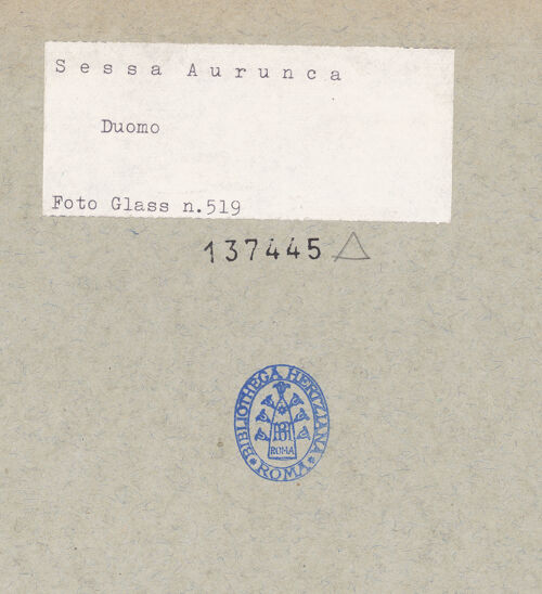 Rückseite von Glass, Dorothy [https://www.deutsche-digitale-bibliothek.de/content/lizenzen/rv-ez/] DuomoNordwestfassade - Gesamtansicht, bh137445_recto. Foto.