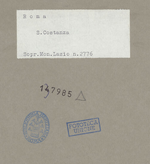 Rückseite von Sopr.Mon.Lazio [https://www.deutsche-digitale-bibliothek.de/content/lizenzen/rv-ez/] Römisches Mosaik mit Christus, Petrus und Paulus - Traditio legis - Detail, bh137985_recto. Foto.